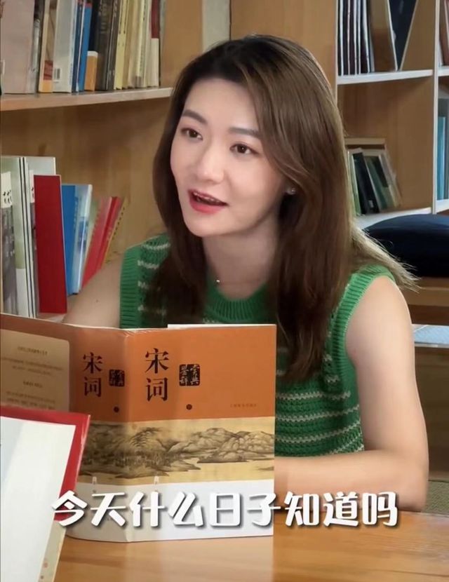 70岁陈佩斯太苍老30岁儿媳太美艳七夕秀恩爱长相撞脸林青霞(图3)